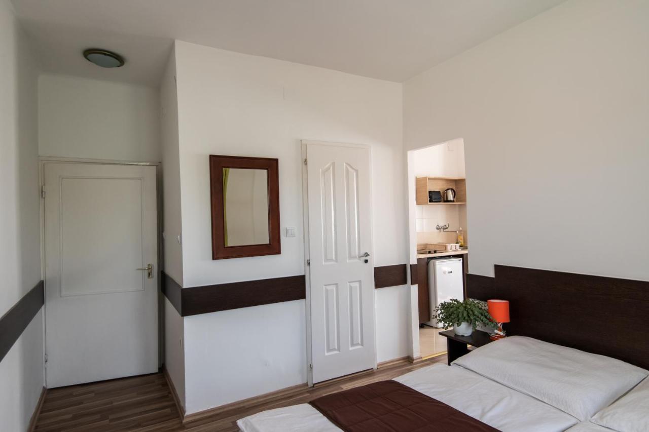 Hello Apartmanhaz Šoproň Exteriér fotografie