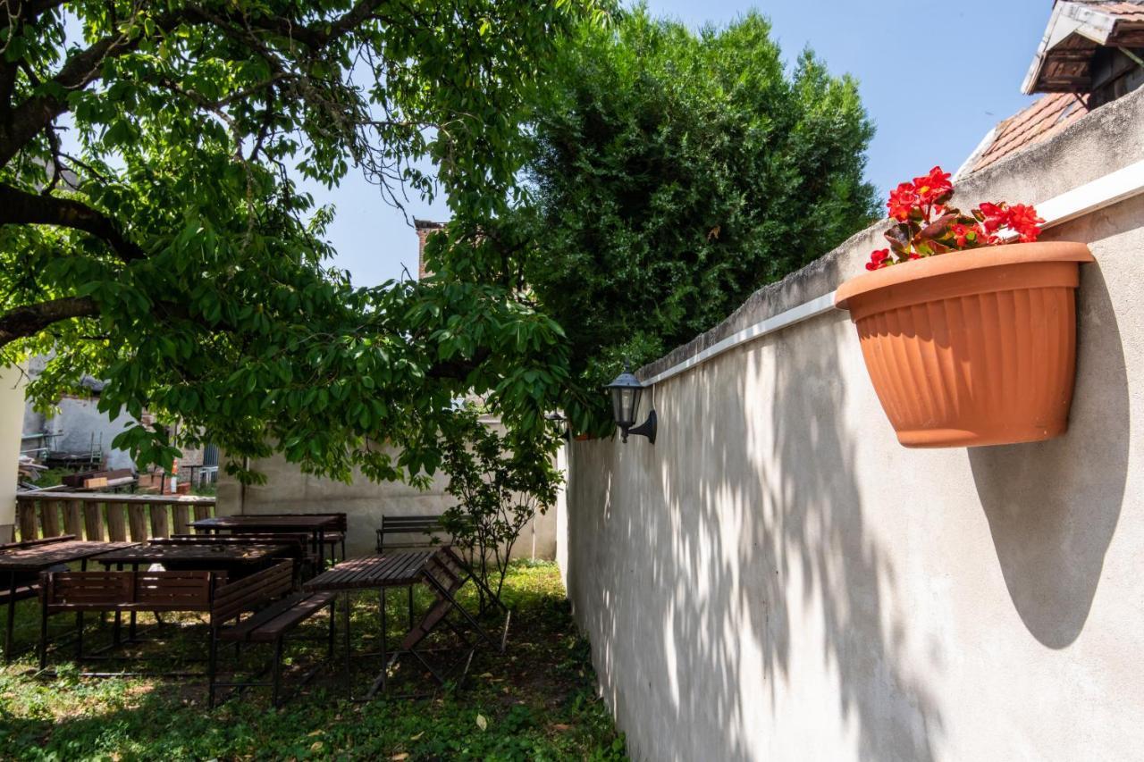 Hello Apartmanhaz Šoproň Exteriér fotografie