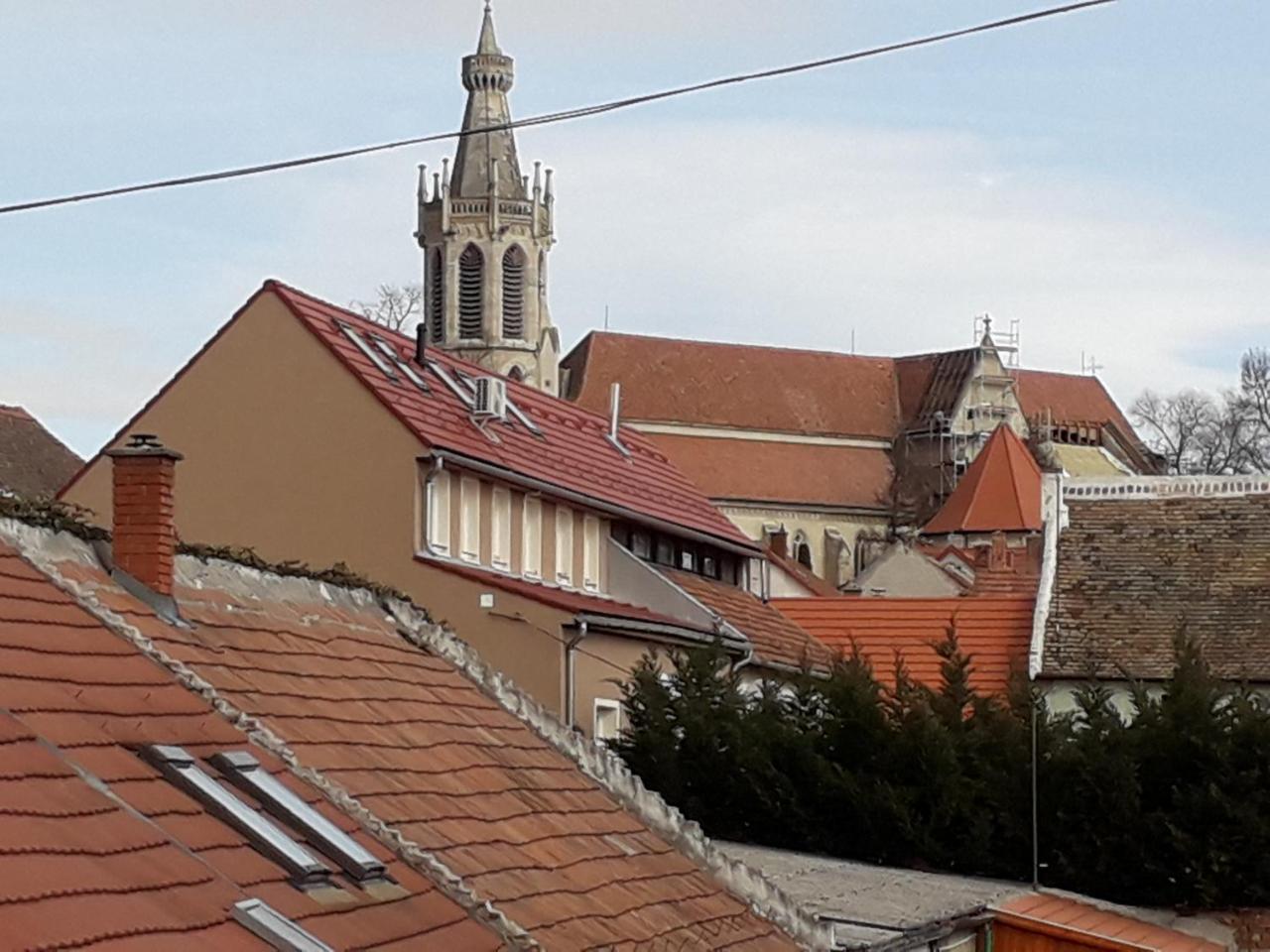 Hello Apartmanhaz Šoproň Exteriér fotografie